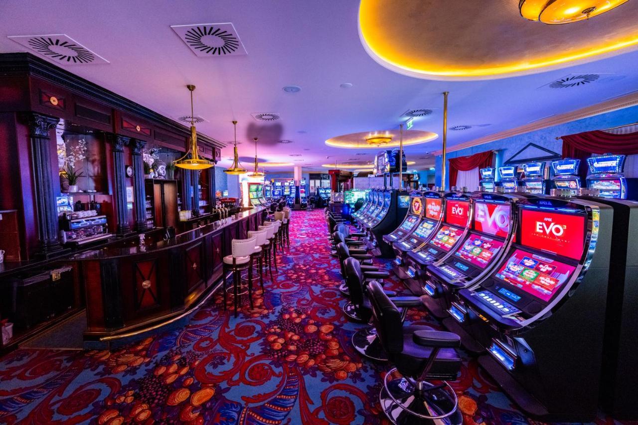 Imperial Casino Strazny Hotel Ngoại thất bức ảnh