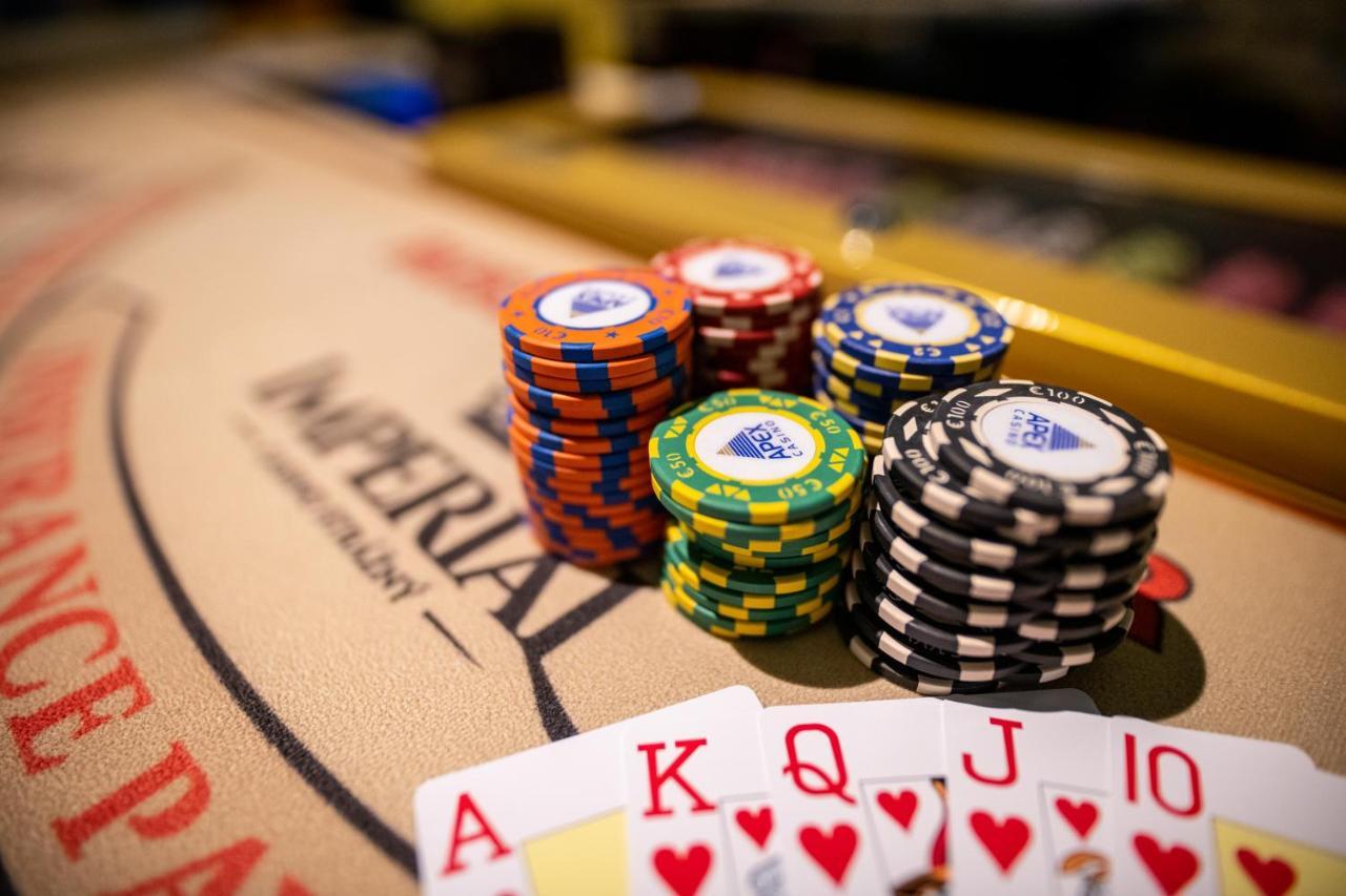 Imperial Casino Strazny Hotel Ngoại thất bức ảnh
