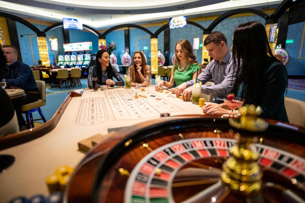 Imperial Casino Strazny Hotel Ngoại thất bức ảnh