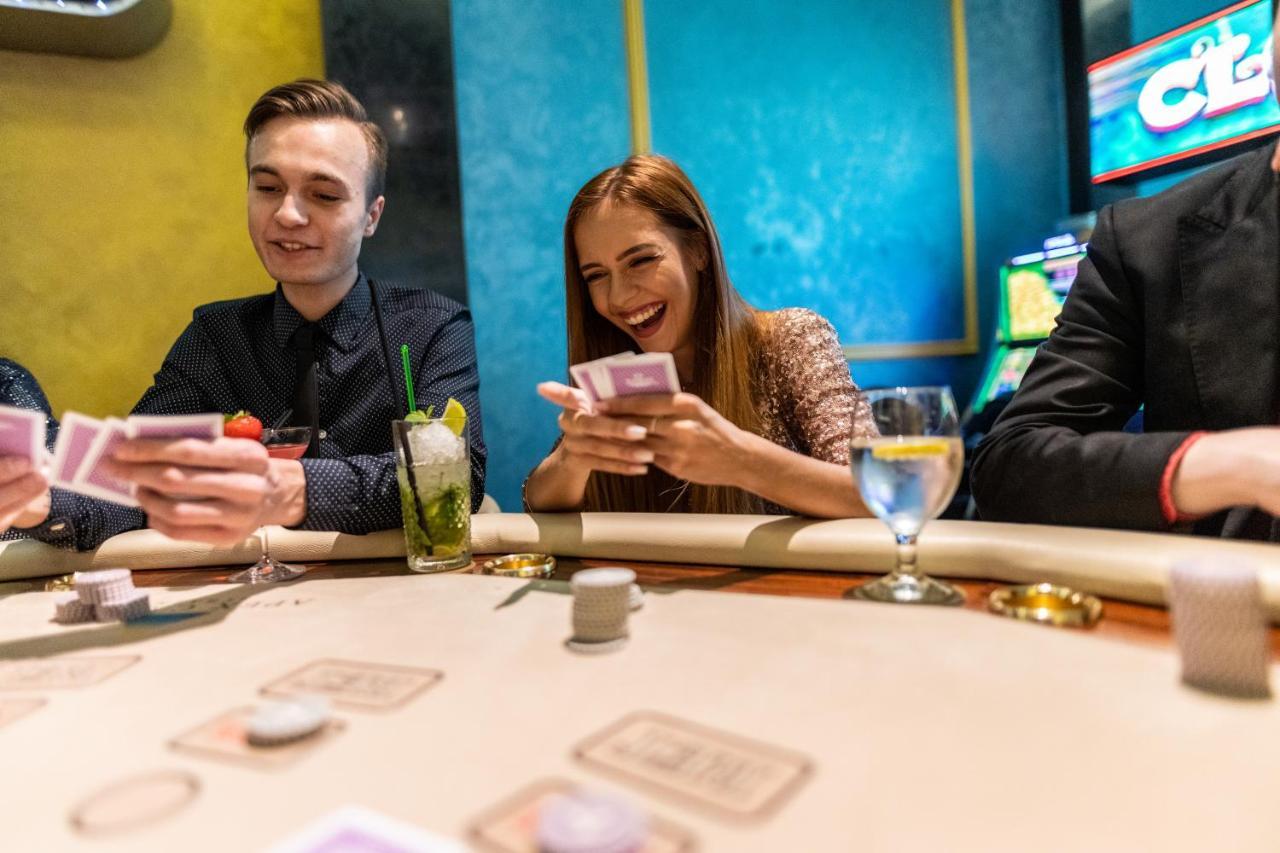 Imperial Casino Strazny Hotel Ngoại thất bức ảnh