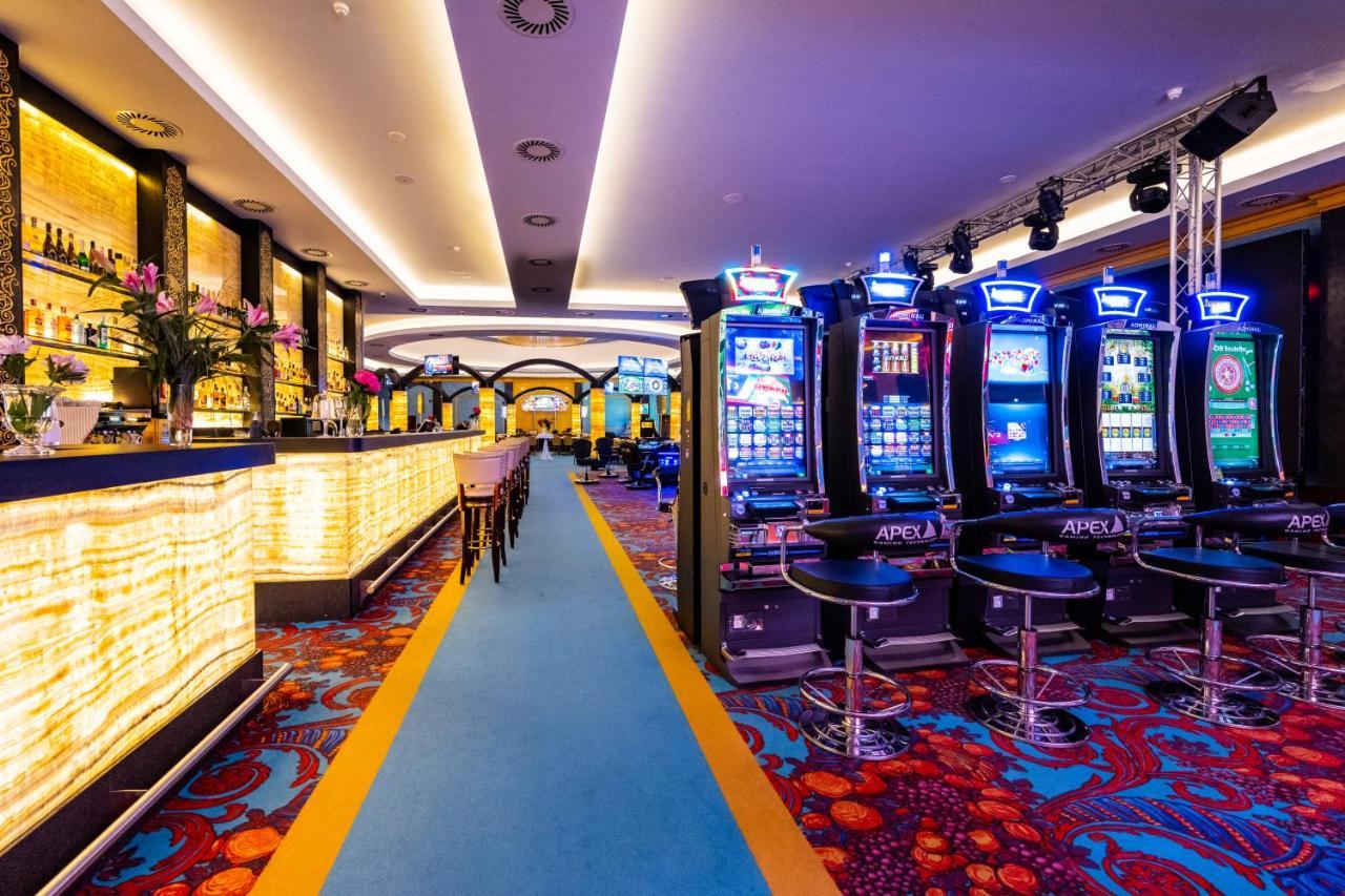 Imperial Casino Strazny Hotel Ngoại thất bức ảnh